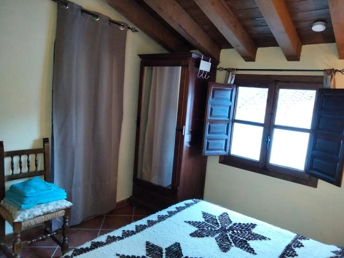 לינה וארוחת בוקר פריחיליאנה B&B The Lost Village El Acebuchal