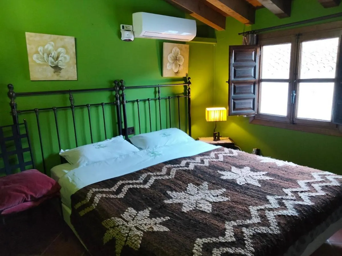פריחיליאנה B&B The Lost Village El Acebuchal ספרד