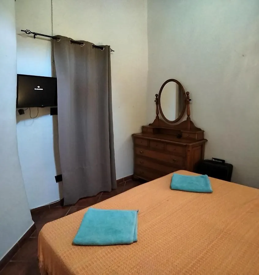 פריחיליאנה B&B The Lost Village El Acebuchal 3*,  ספרד