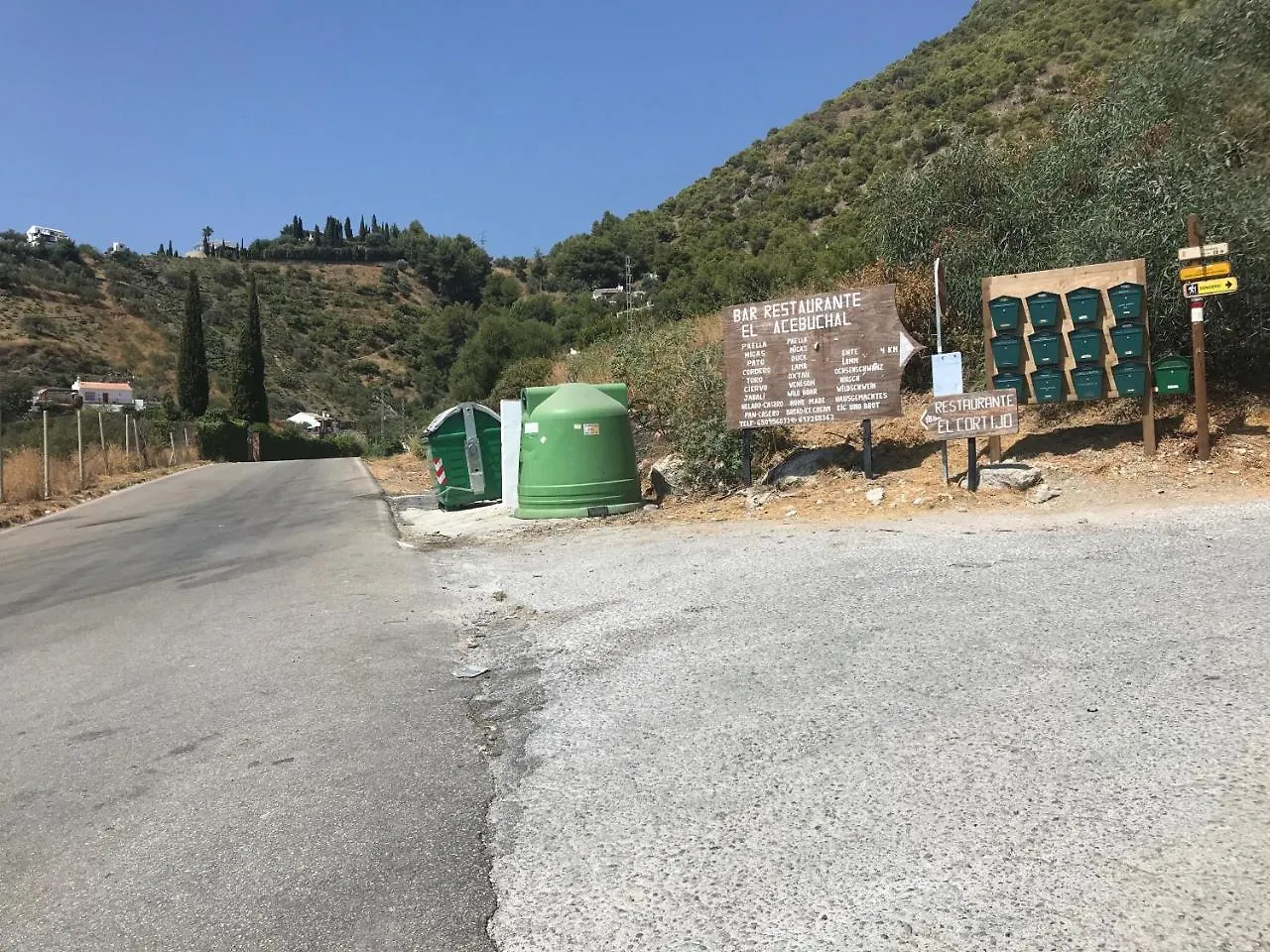 *** לינה וארוחת בוקר פריחיליאנה B&B The Lost Village El Acebuchal ספרד