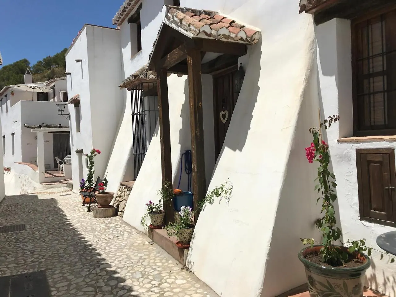 B&B The Lost Village El Acebuchal Frigiliana 3*,  İspanya