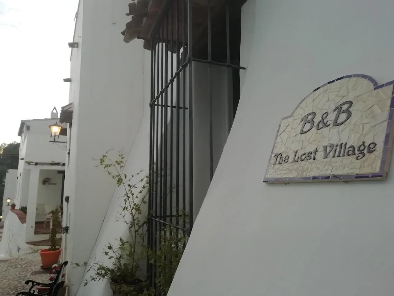 *** Bed & Breakfast B&B The Lost Village El Acebuchal Frigiliana Spanien